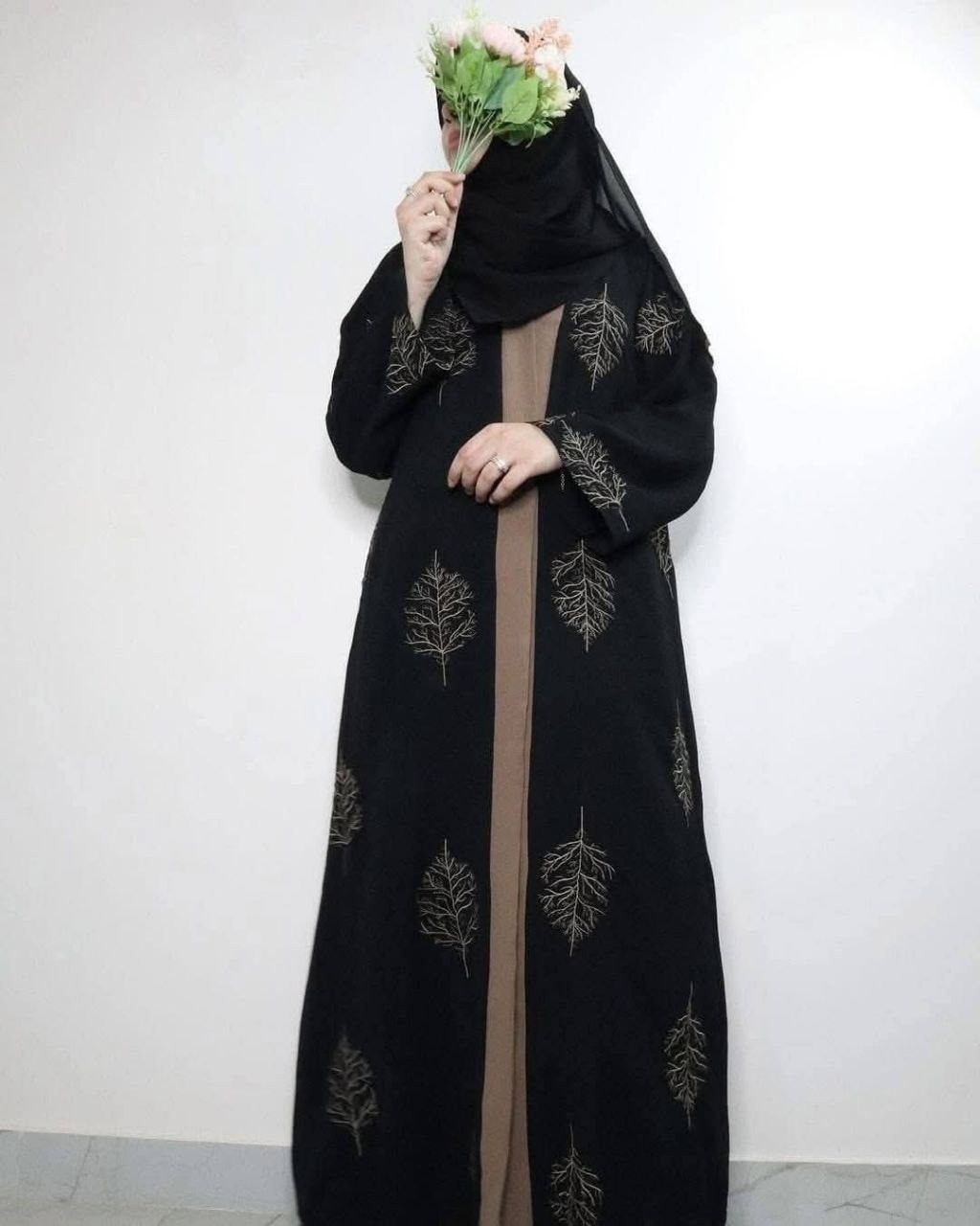 মুন এমব্রয়ডারি বোরকা (Moon Ambrotari Borkha) ?